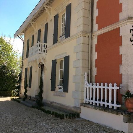 Le Chalet De Luxe Panzió Saint-Séverin Kültér fotó