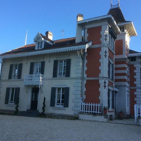 Le Chalet De Luxe Panzió Saint-Séverin Kültér fotó