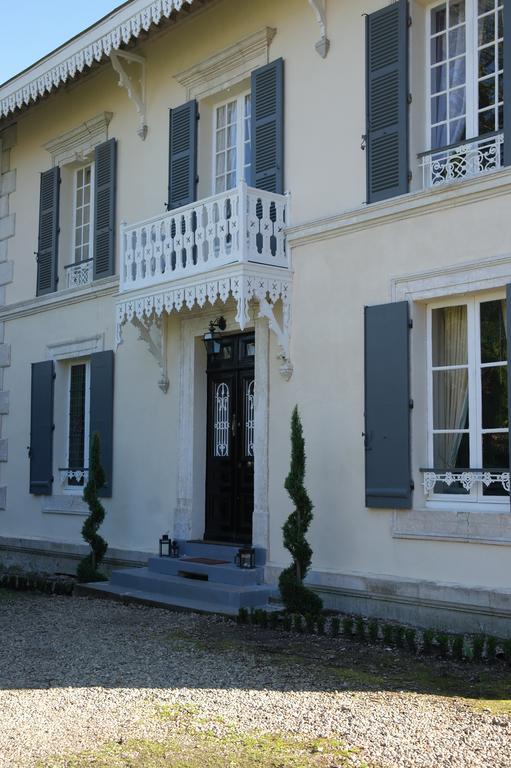 Le Chalet De Luxe Panzió Saint-Séverin Kültér fotó