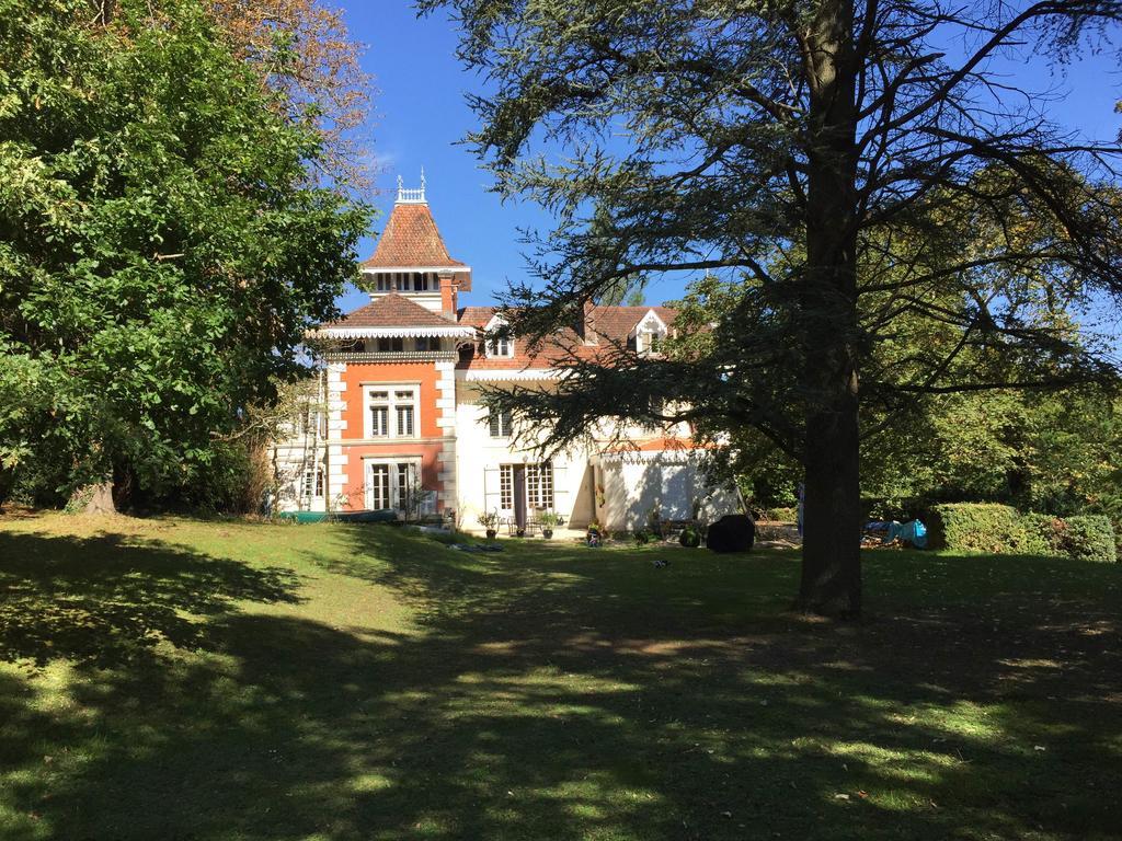 Le Chalet De Luxe Panzió Saint-Séverin Kültér fotó