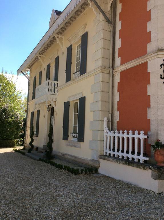 Le Chalet De Luxe Panzió Saint-Séverin Kültér fotó